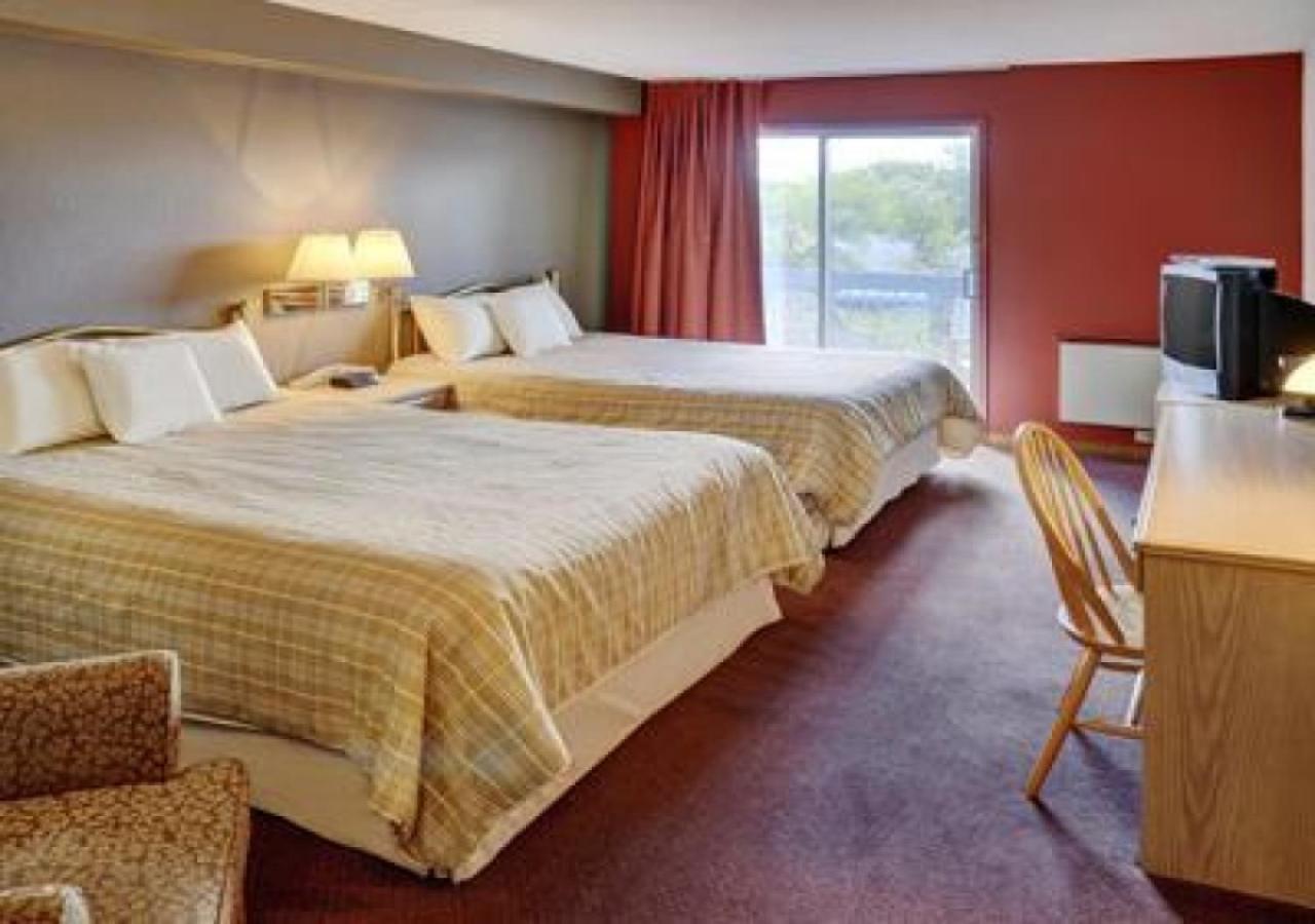 Lakeview Gimli Resort Luaran gambar