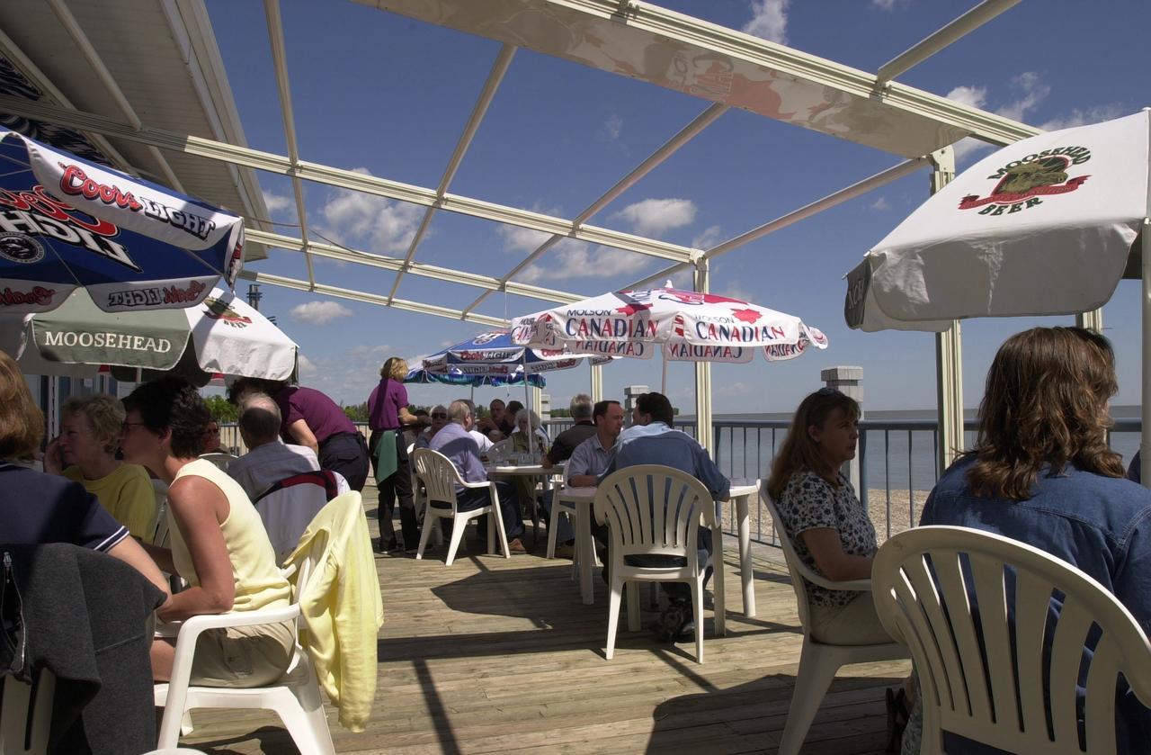 Lakeview Gimli Resort Luaran gambar